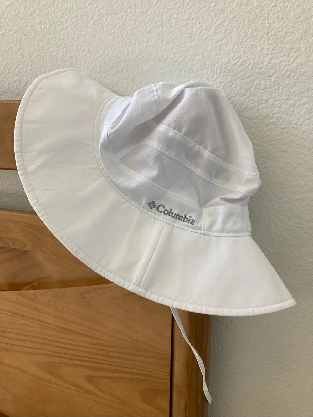 Columbia White Wide-Brim women’s Sun Hat Size Small